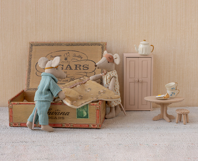 Mum & Dad in cigars box