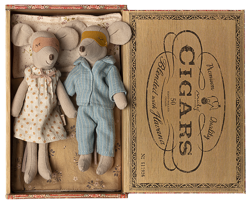 Mum & Dad in cigars box