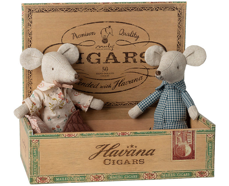 Mum & Dad in cigars box